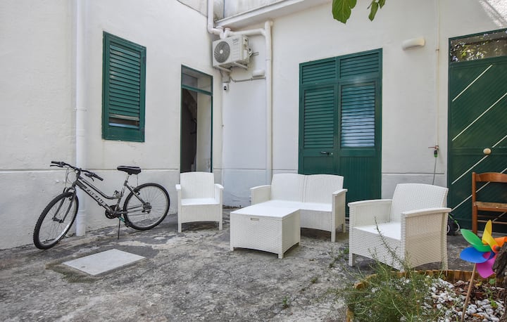 2 Bedroom Beautiful Home In Capaci - Capaci