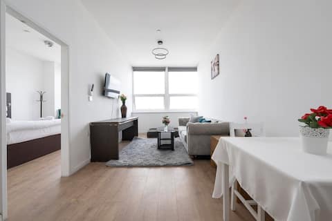 Top Airbnb: Relaxing Escape in West Bromwich in Sandwell