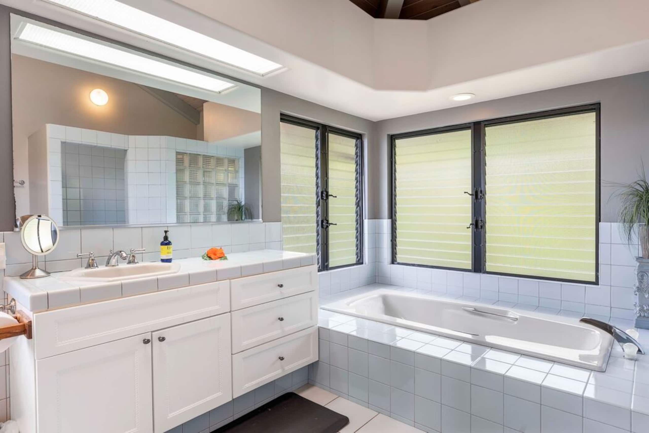 Home in Kailua-Kona · ★5.0 · 3 bedrooms · 4 beds · 2.5 baths - Image 32