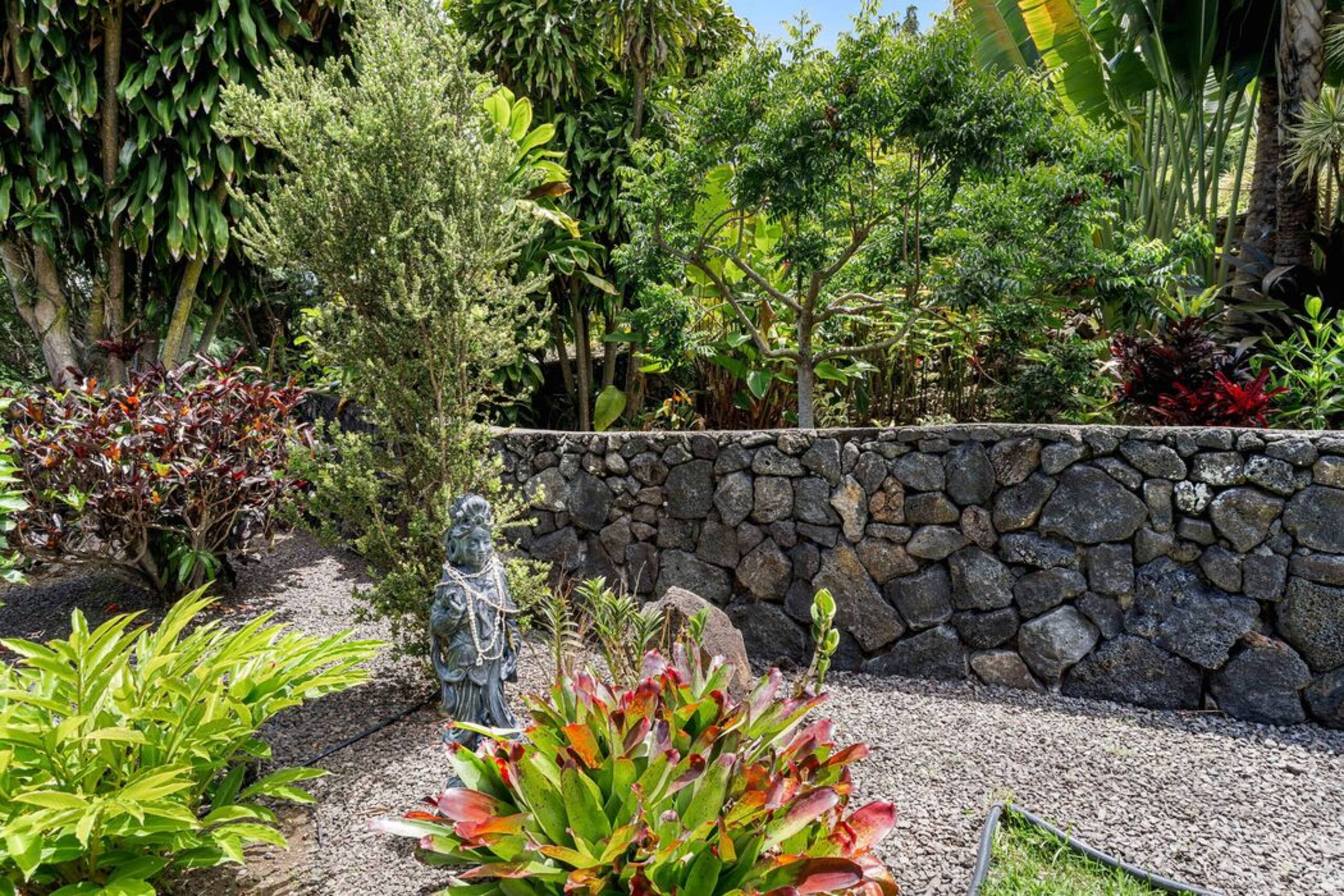 Home in Kailua-Kona · ★5.0 · 3 bedrooms · 4 beds · 2.5 baths - Image 69