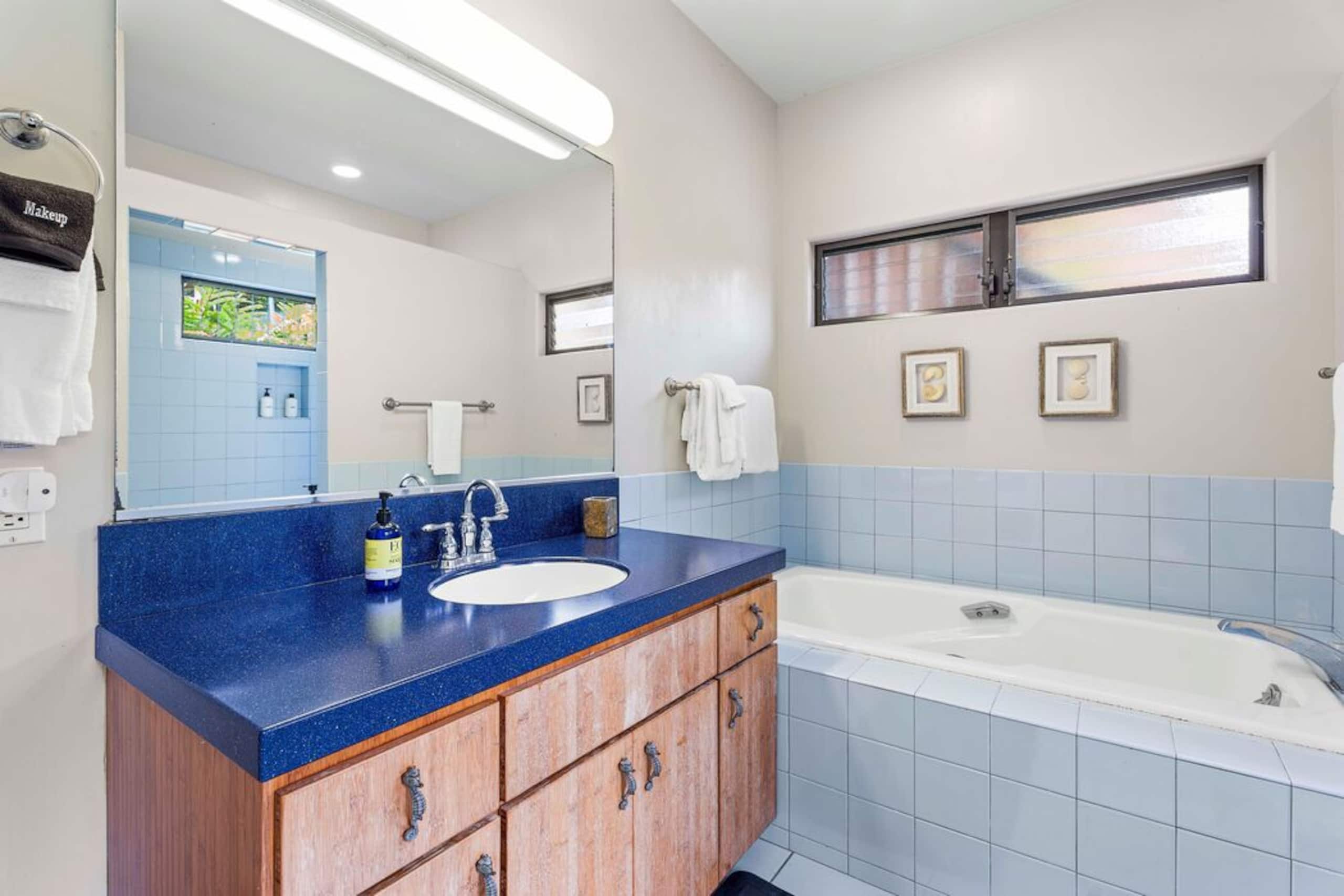Home in Kailua-Kona · ★5.0 · 3 bedrooms · 4 beds · 2.5 baths - Image 52