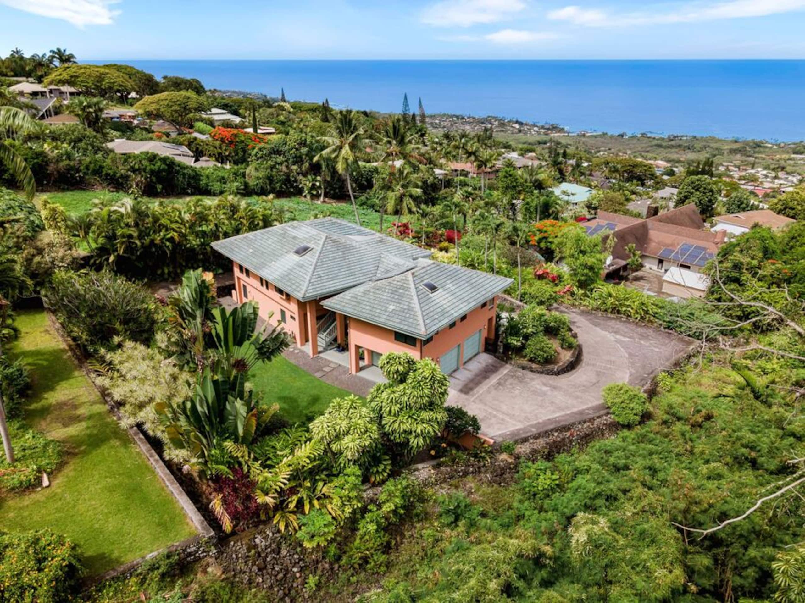 Home in Kailua-Kona · ★5.0 · 3 bedrooms · 4 beds · 2.5 baths - Image 39