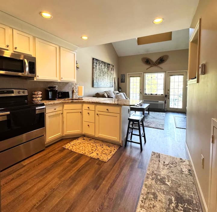 Luxury Jiminy Ski On Off Village Ctr Condo Sleeps4 - Pittsfield, MA