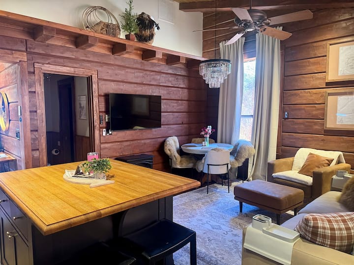 Luxury Cliffside Cabin With Hot Tub - Arizona