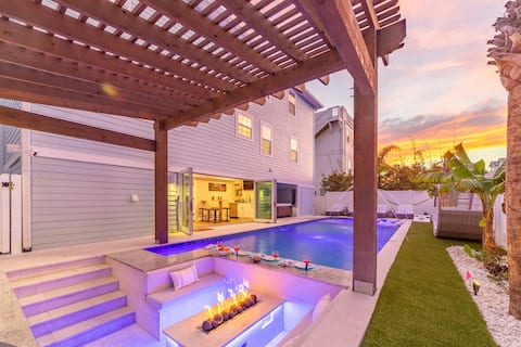 Private Resort‑Style Beach Retreat w/ Swim‑Up Bar