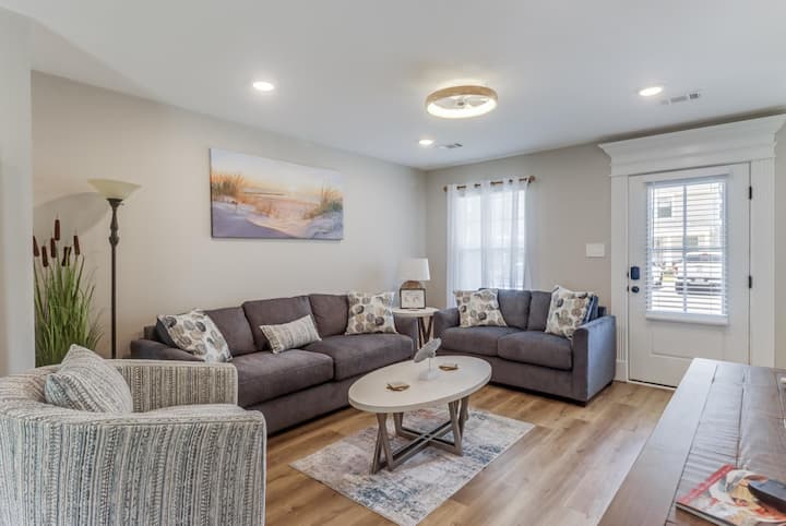 Gulf Breeze Cottage | Walk To The Beach! - Biloxi, MS