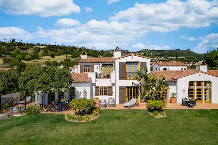 Luxe Golfside Resort Villa! Ocean Views & Hot Tub!