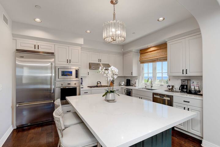 Luxe Golfside Resort Villa! Ocean Views & Hot Tub! gallery image 3