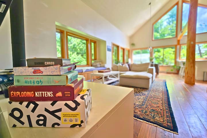 Cedar & Salt – Hot Tub, Sauna & Ev Charger - Tofino