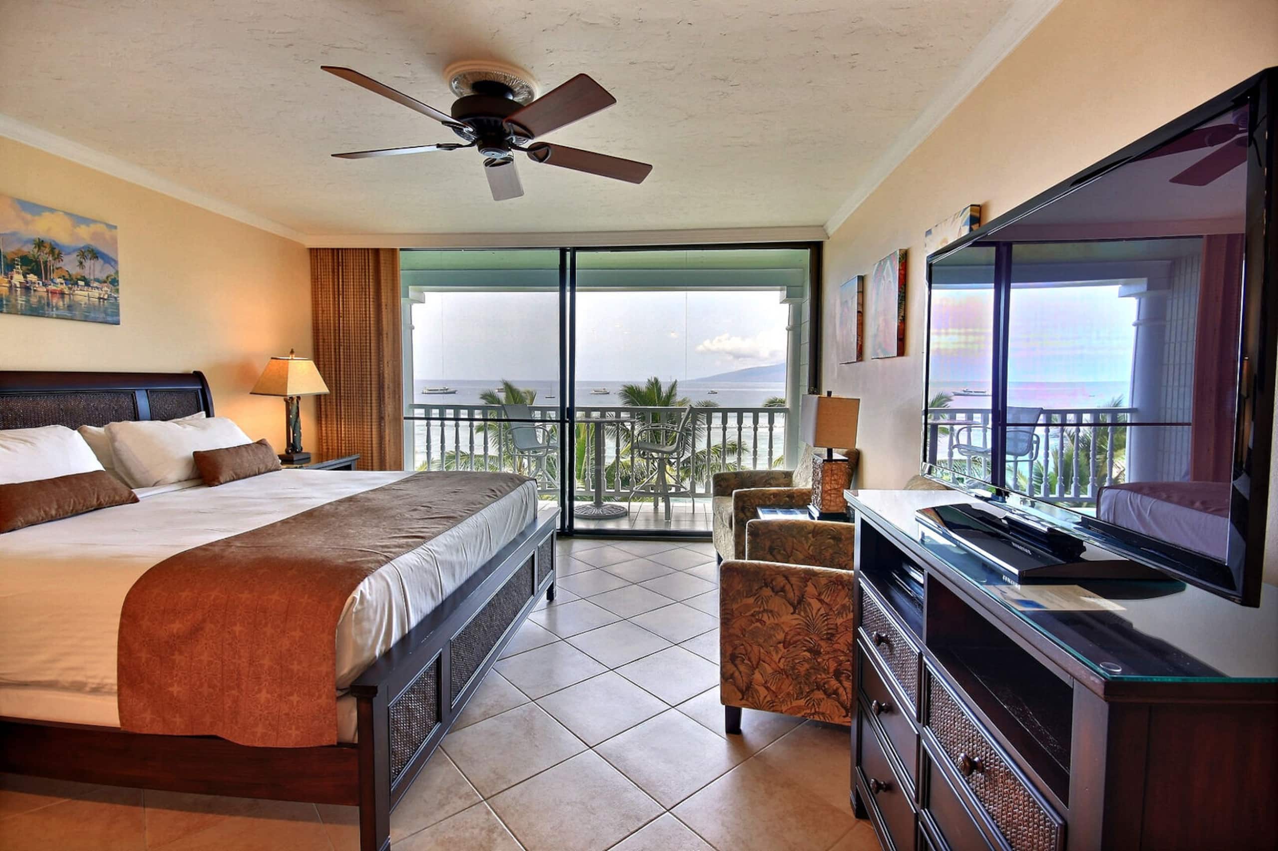 Condo in Lahaina · ★5.0 · Studio · 1 private bath - Image 10