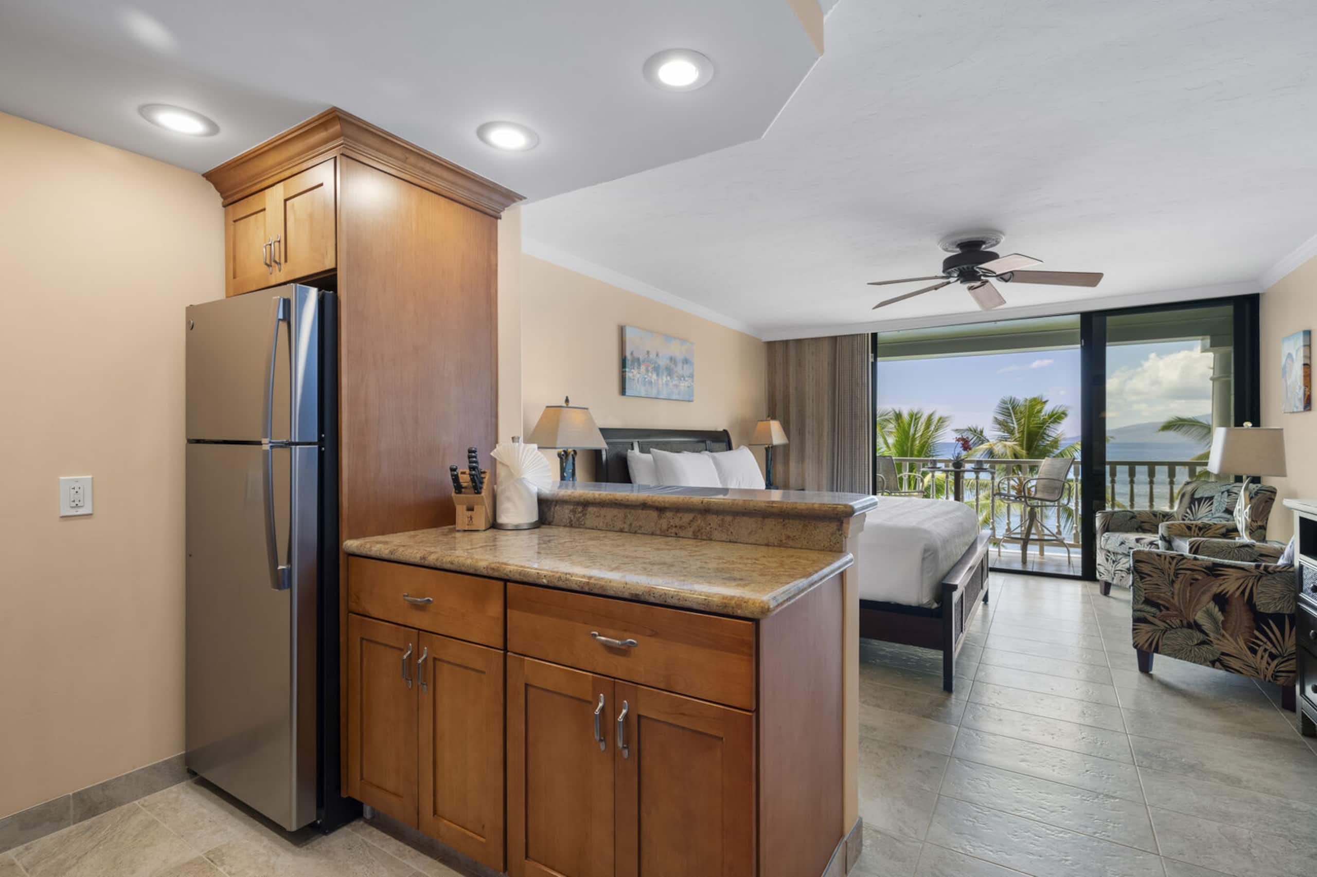 Condo in Lahaina · ★5.0 · Studio · 1 private bath - Image 15