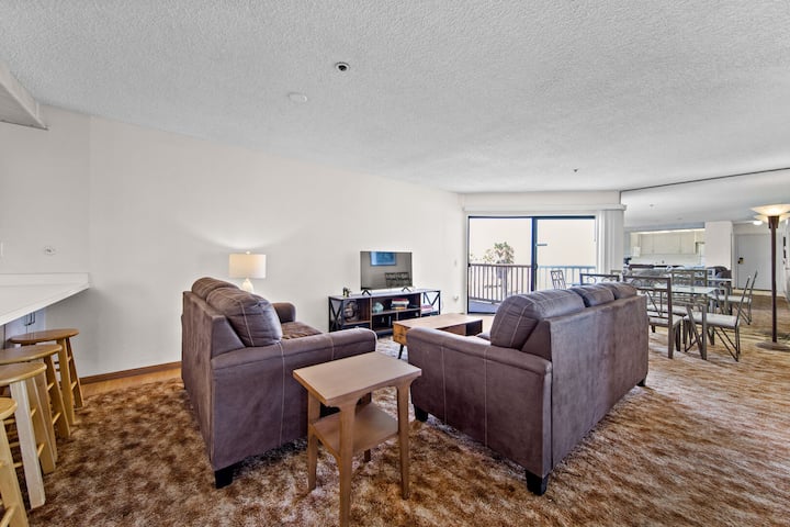 Coastal View Getaway - San Diego, CA