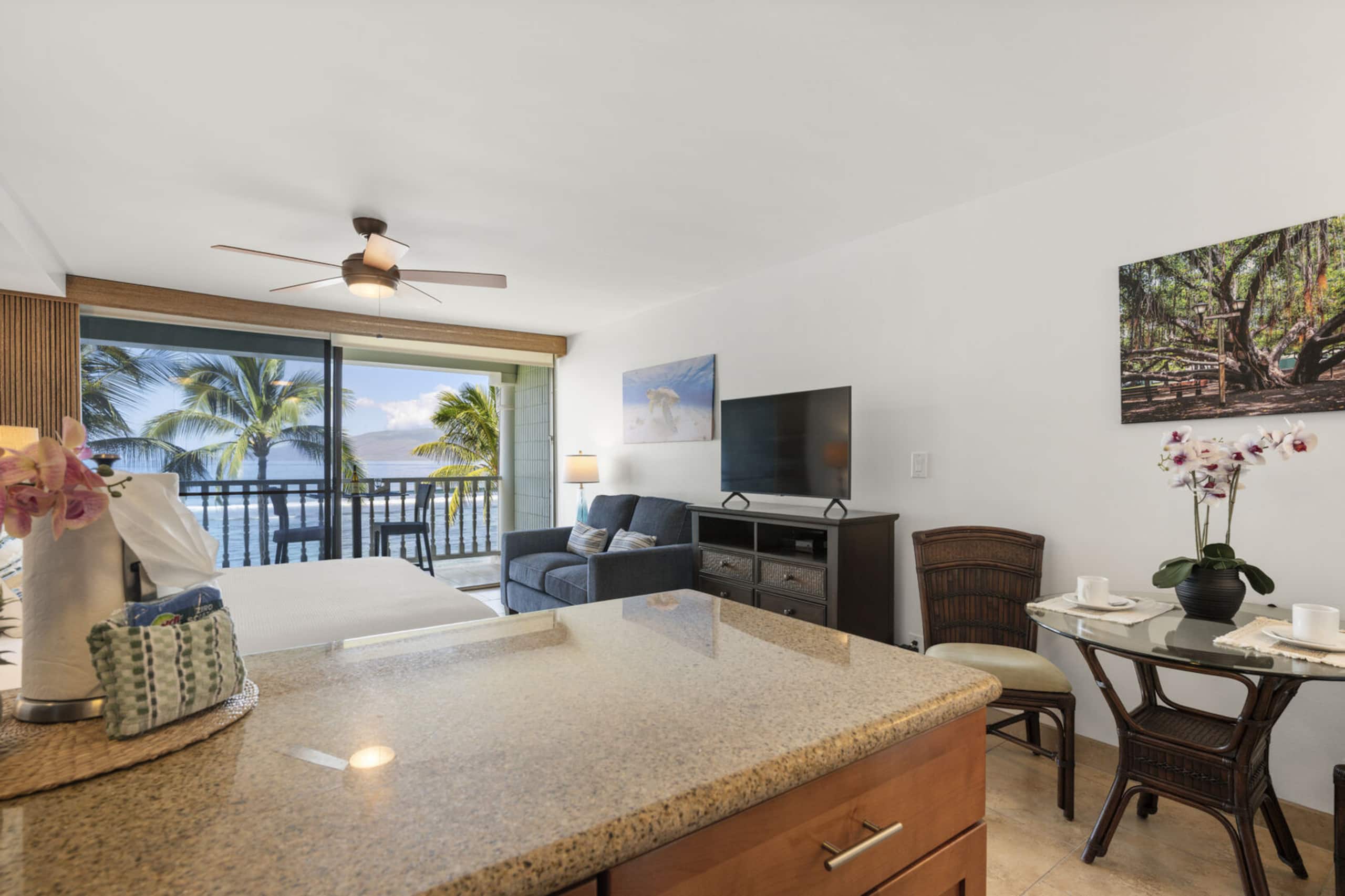 Oceanfront Studio Escape – Lahaina Shores 421 - Image 16