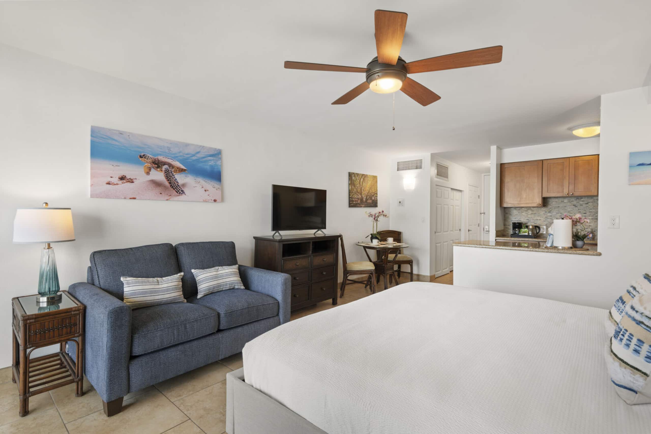 Oceanfront Studio Escape – Lahaina Shores 421 - Image 7