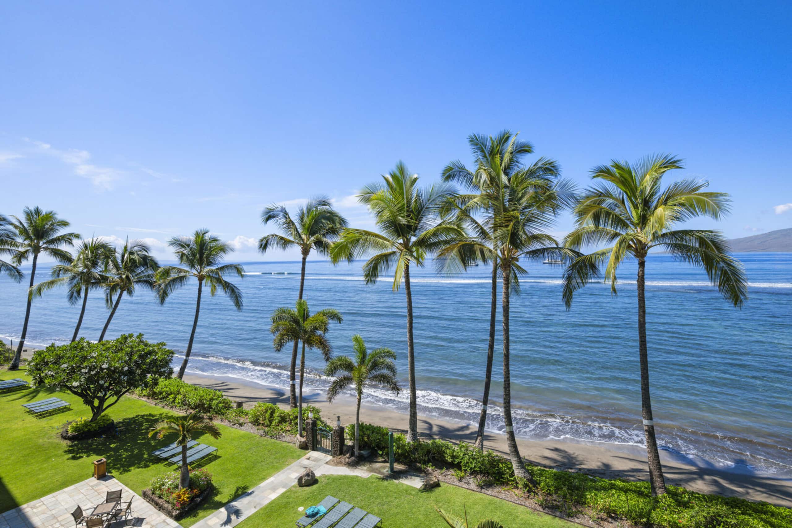 Oceanfront Studio Escape – Lahaina Shores 421 - Image 4