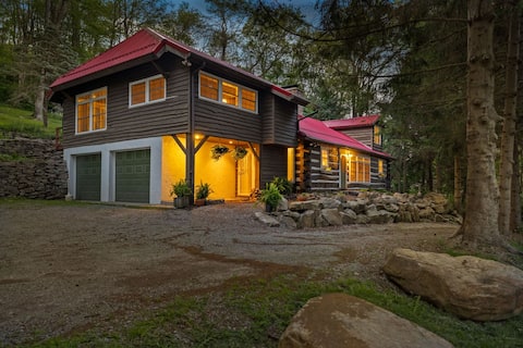 Warm Historic Mountain Cabin with Unique Charms
