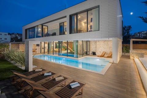 Luxury Villa Arabesca with Pool