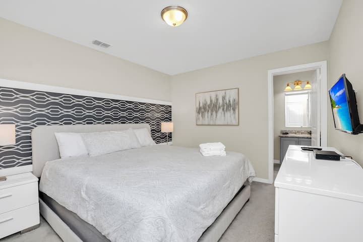 Descanse en nuestras camas de alta calidad, justo después de un largo día en los parques!