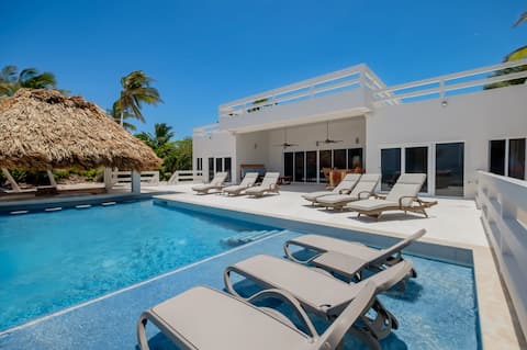 Fully Beachfront Villa w/ Direct Beach Access