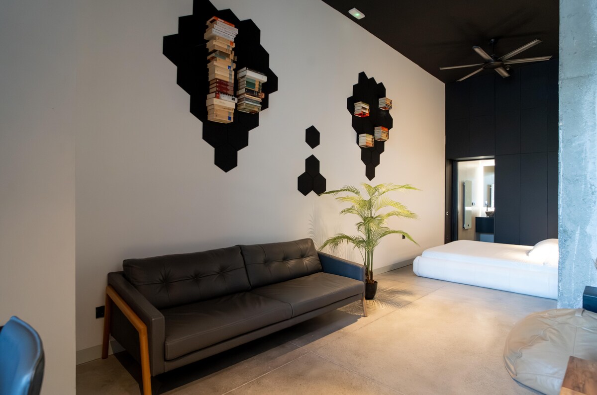 Successful Airbnb property: "Crudo+ | Stylish Central Loft in Valencia" in La Saïdia