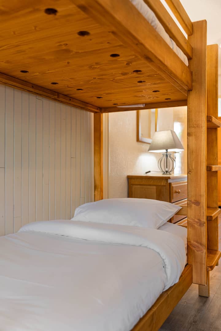 אזור מיטת קומותיים