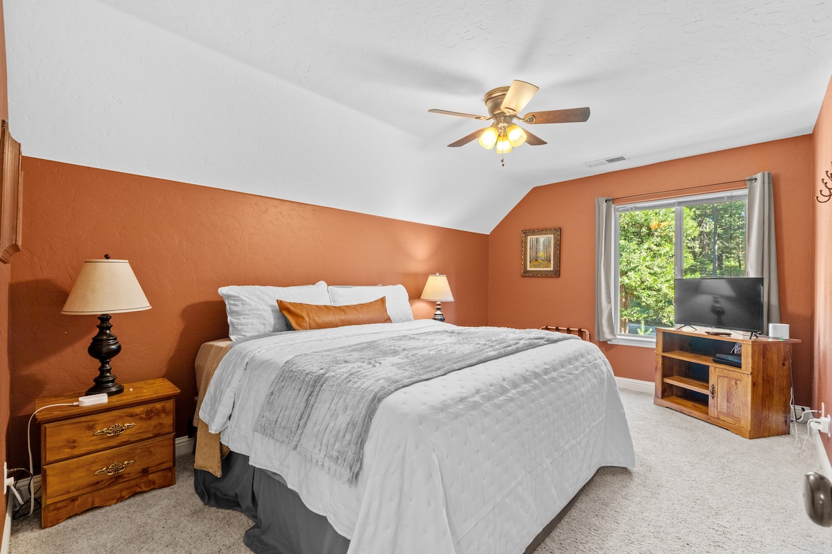 The Second Bedroom:: Features a King Size Bed