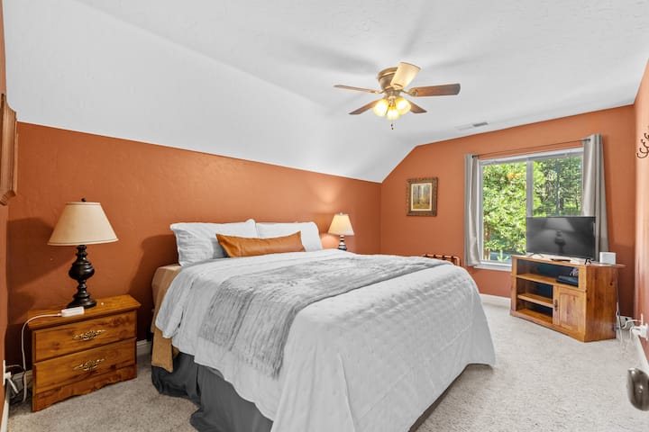 The Second Bedroom:: Features a King Size Bed