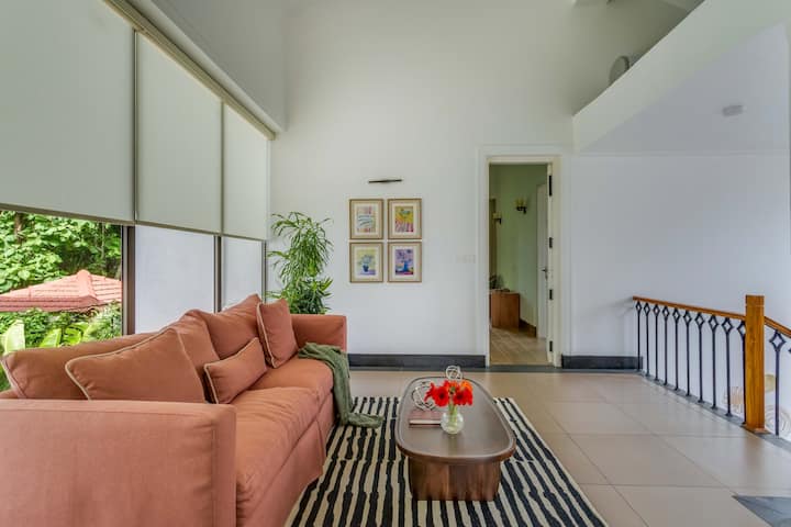Living room image 10