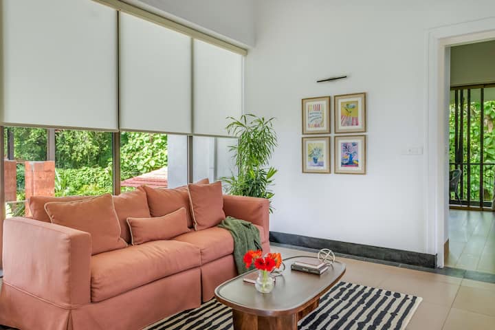 Living room image 8