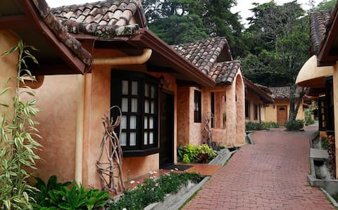Private Bungalow | On Site Golf Course & Dining
