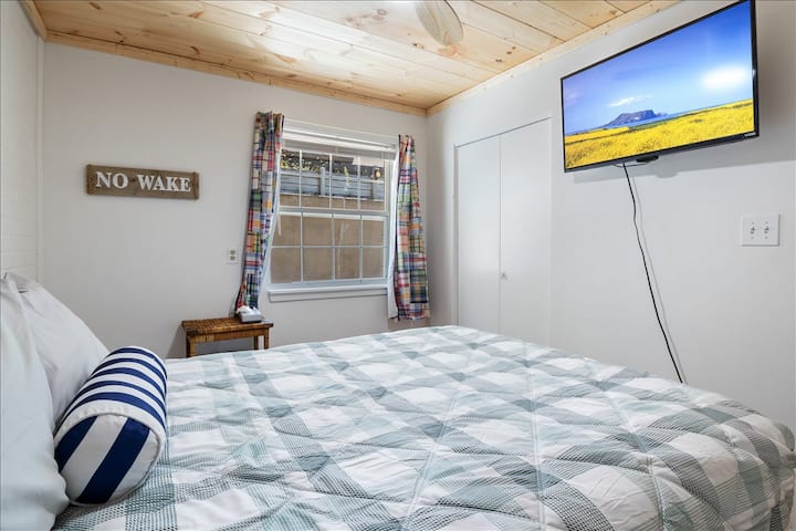 Spálňa na poschodí - manželská posteľ