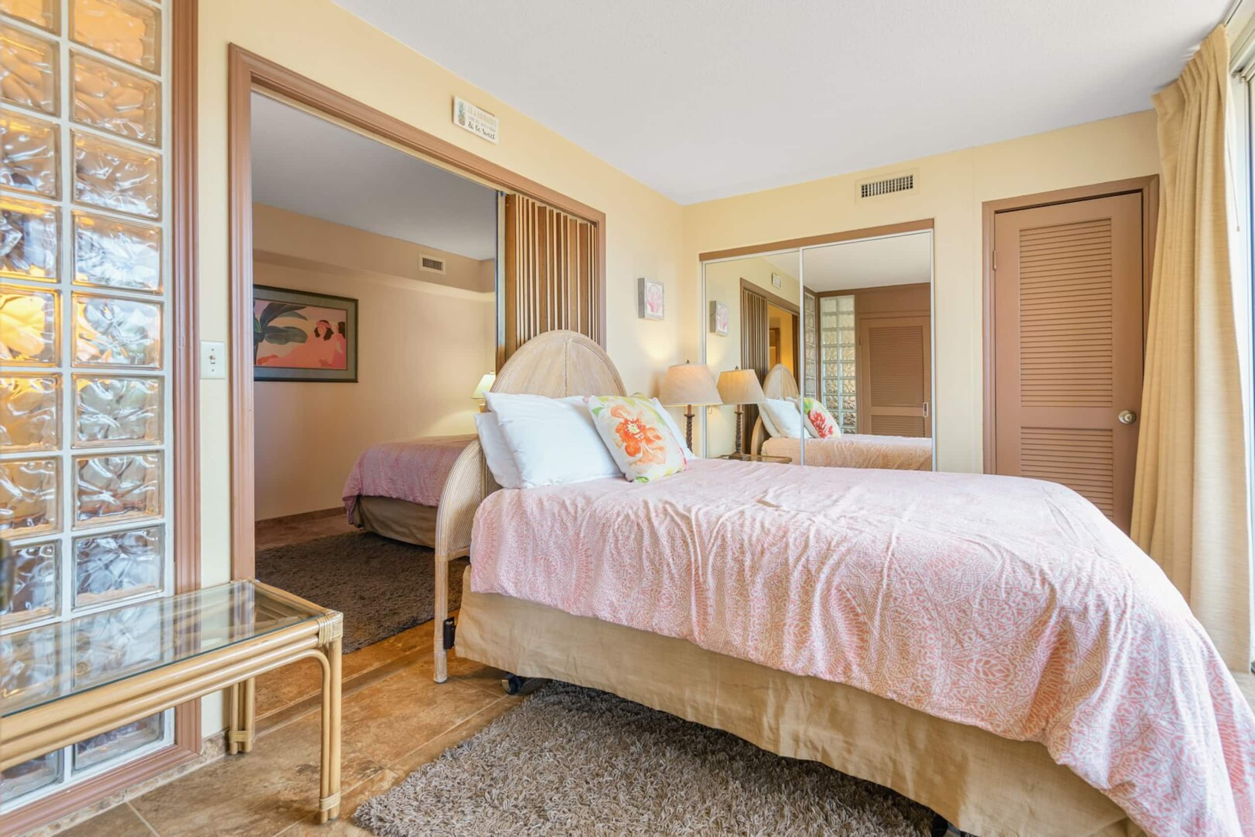 Beach Front 2 bedroom with Garden Views - Image 19