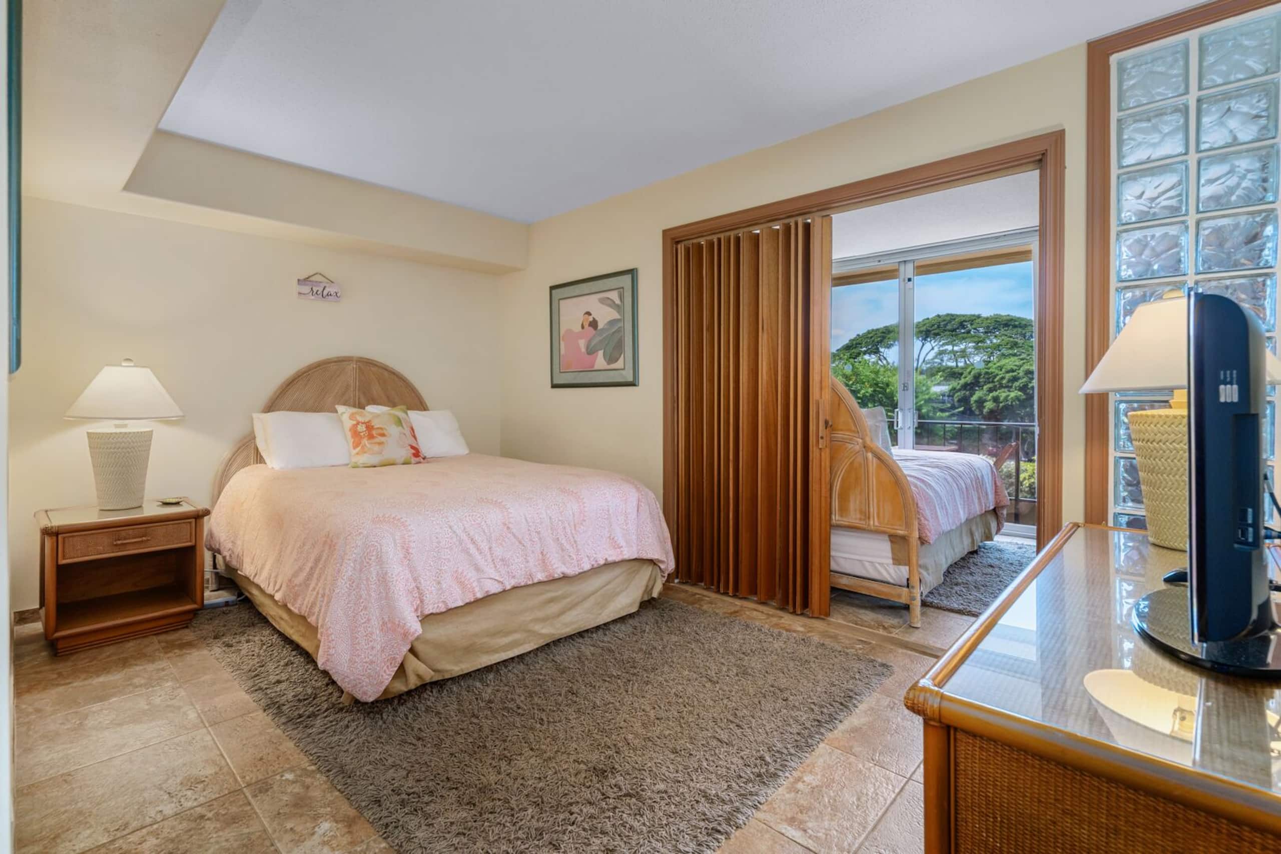 Beach Front 2 bedroom with Garden Views - Image 7