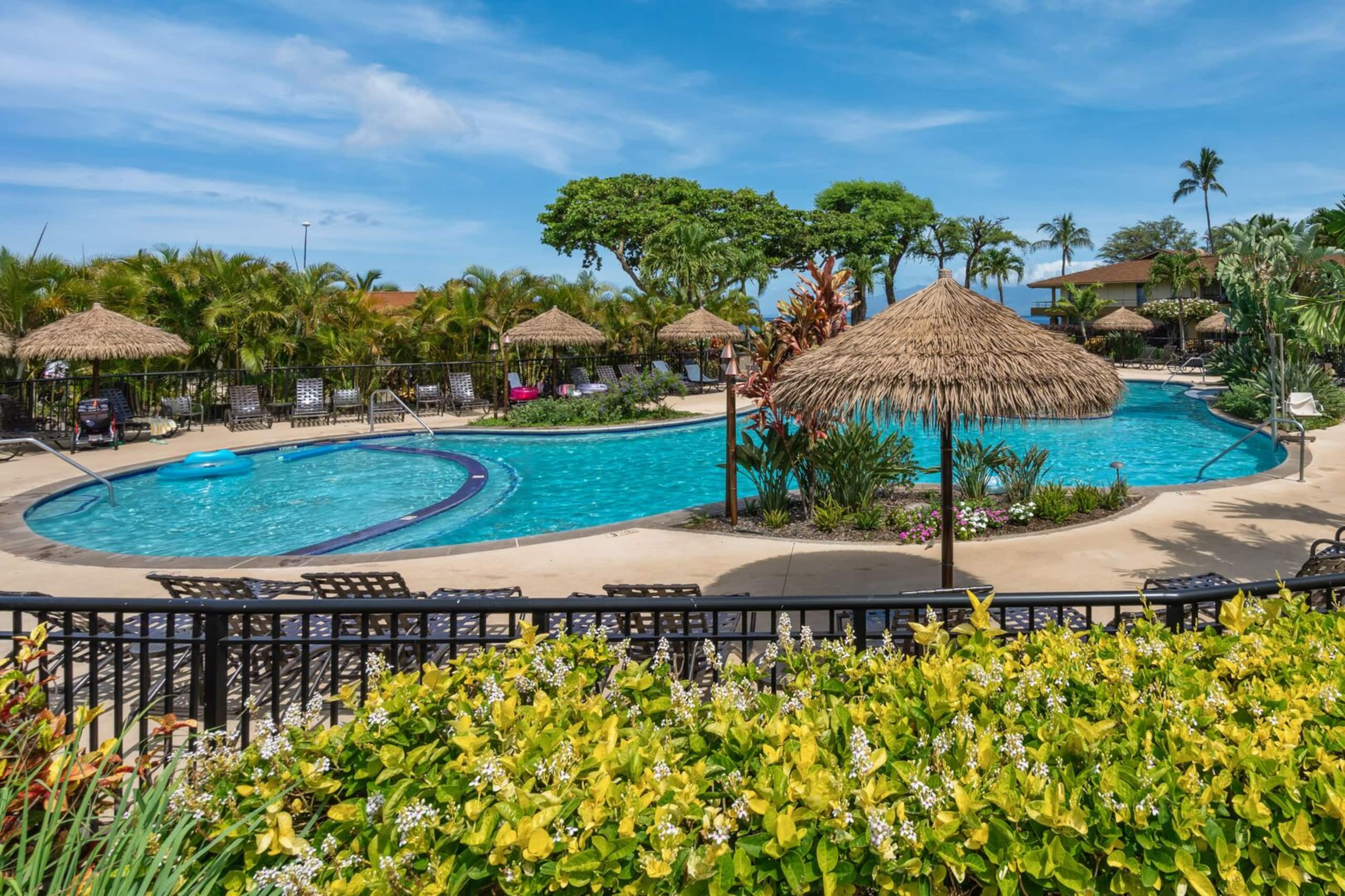 Beach Front 2 bedroom with Garden Views - Image 1