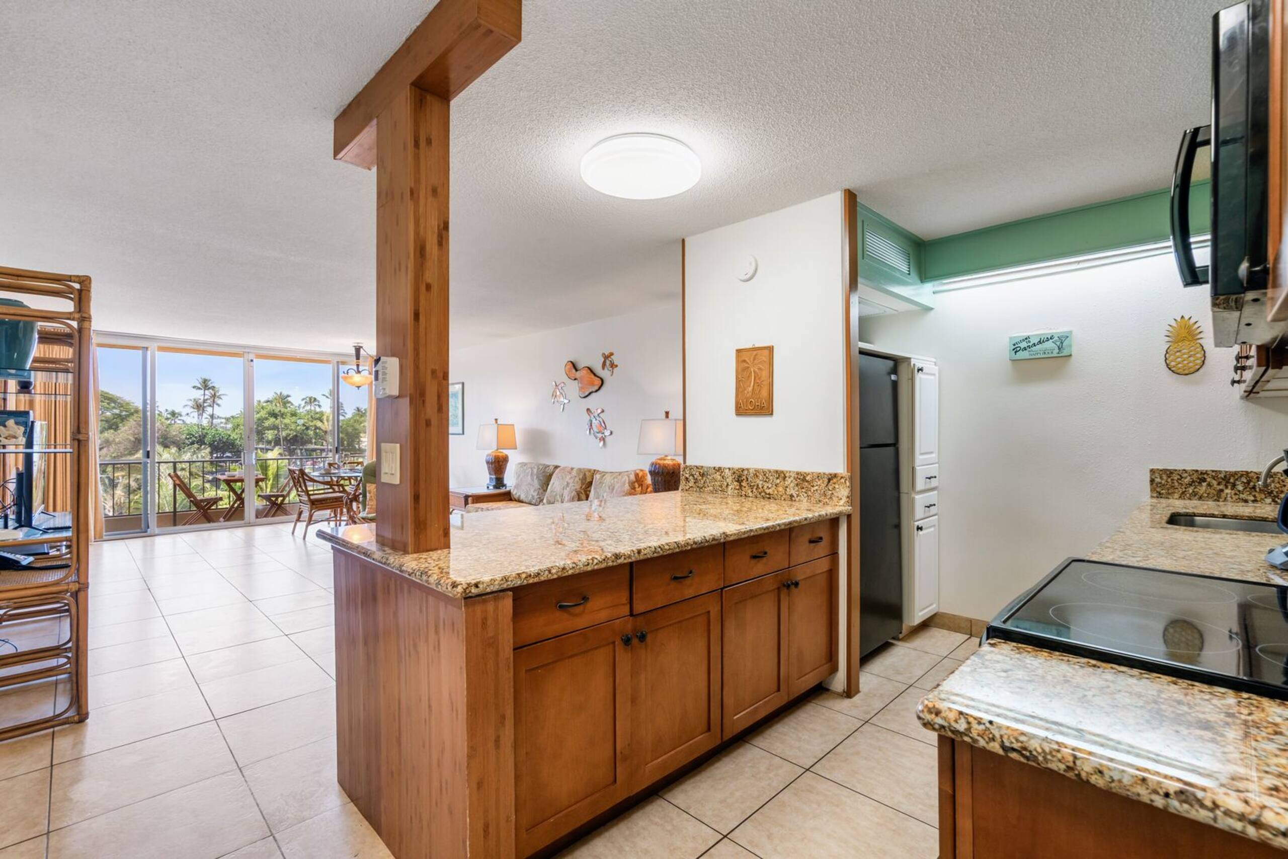 Beach Front 2 bedroom with Garden Views - Image 25