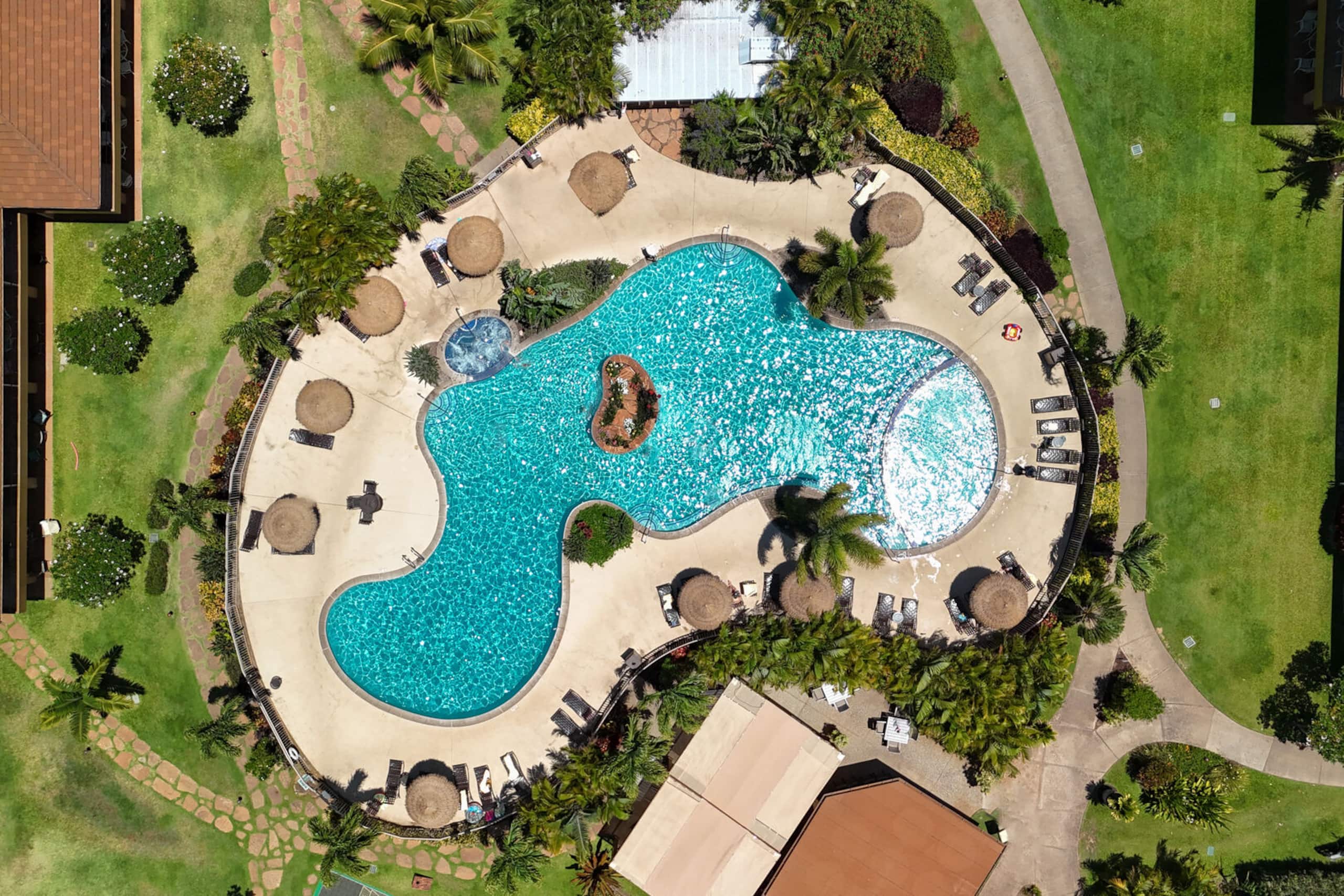 Beach Front 2 bedroom with Garden Views - Image 29