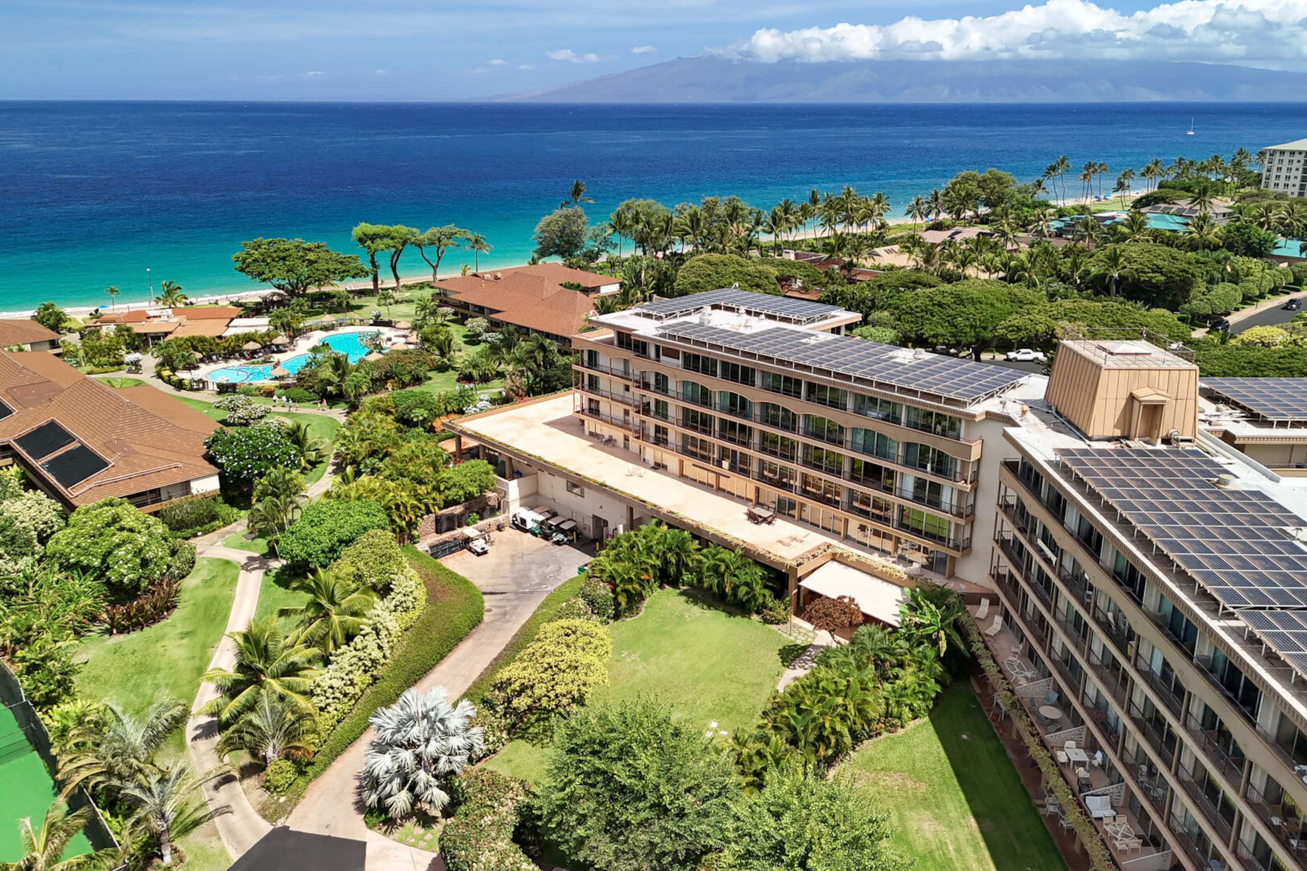 Beach Front 2 bedroom with Garden Views - Image 26