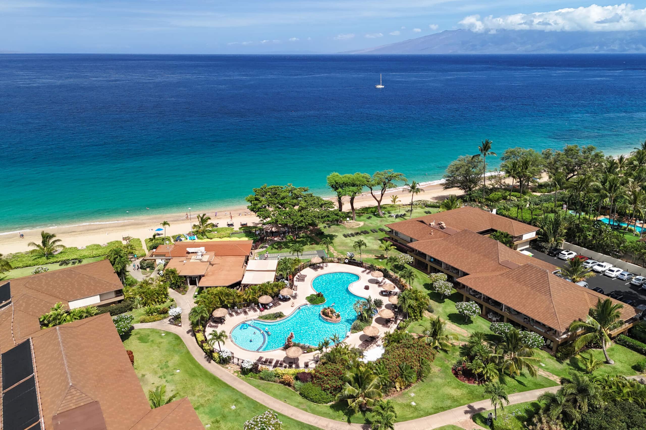 Beach Front 2 bedroom with Garden Views - Image 13