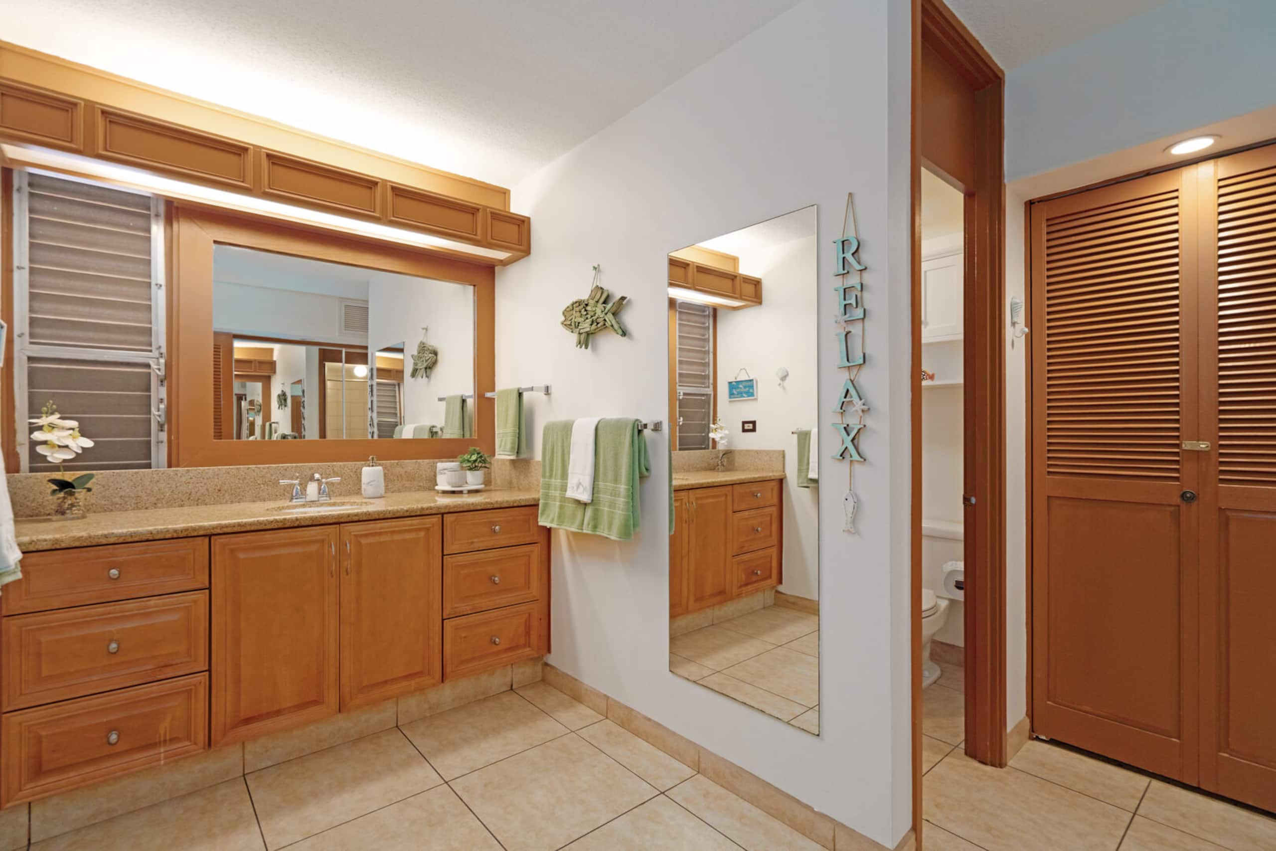 Beach Front 2 bedroom with Garden Views - Image 33
