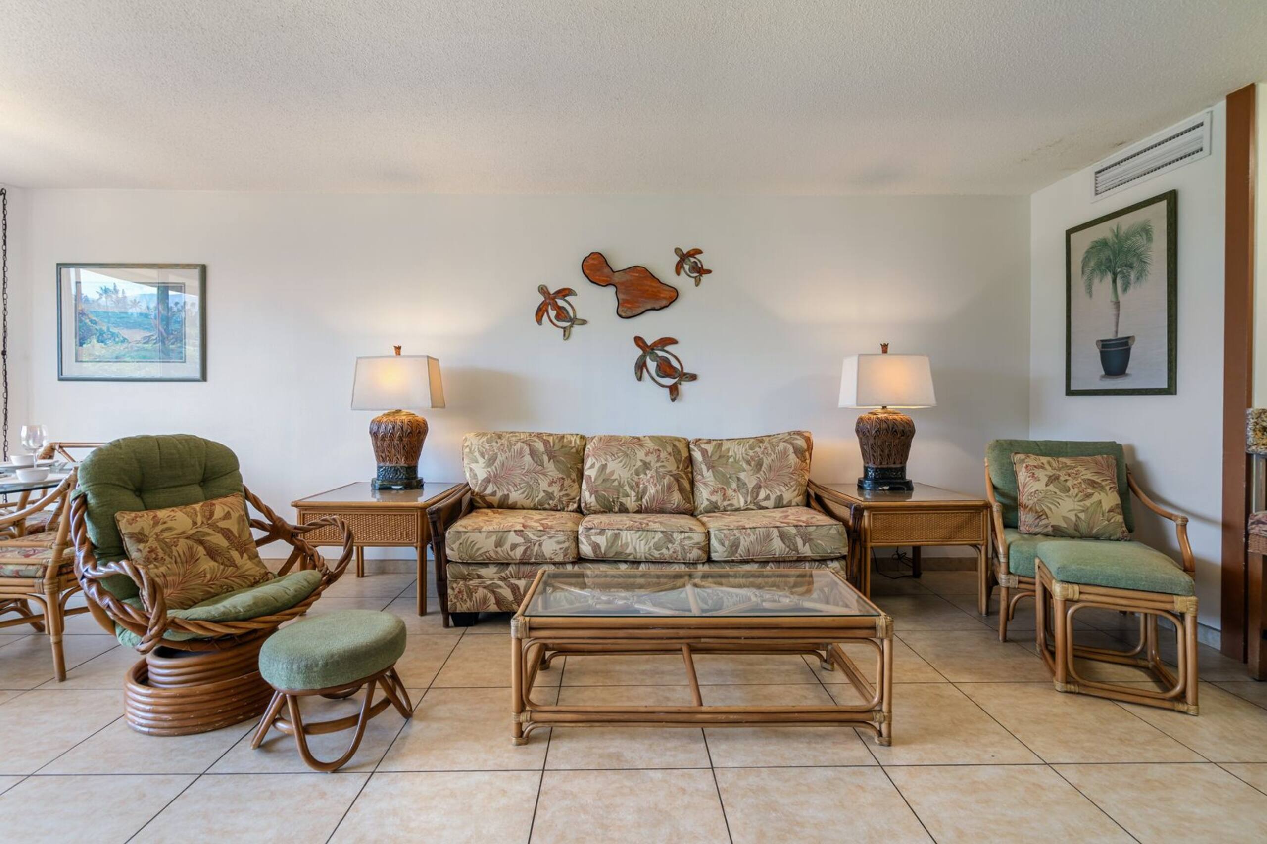 Beach Front 2 bedroom with Garden Views - Image 23