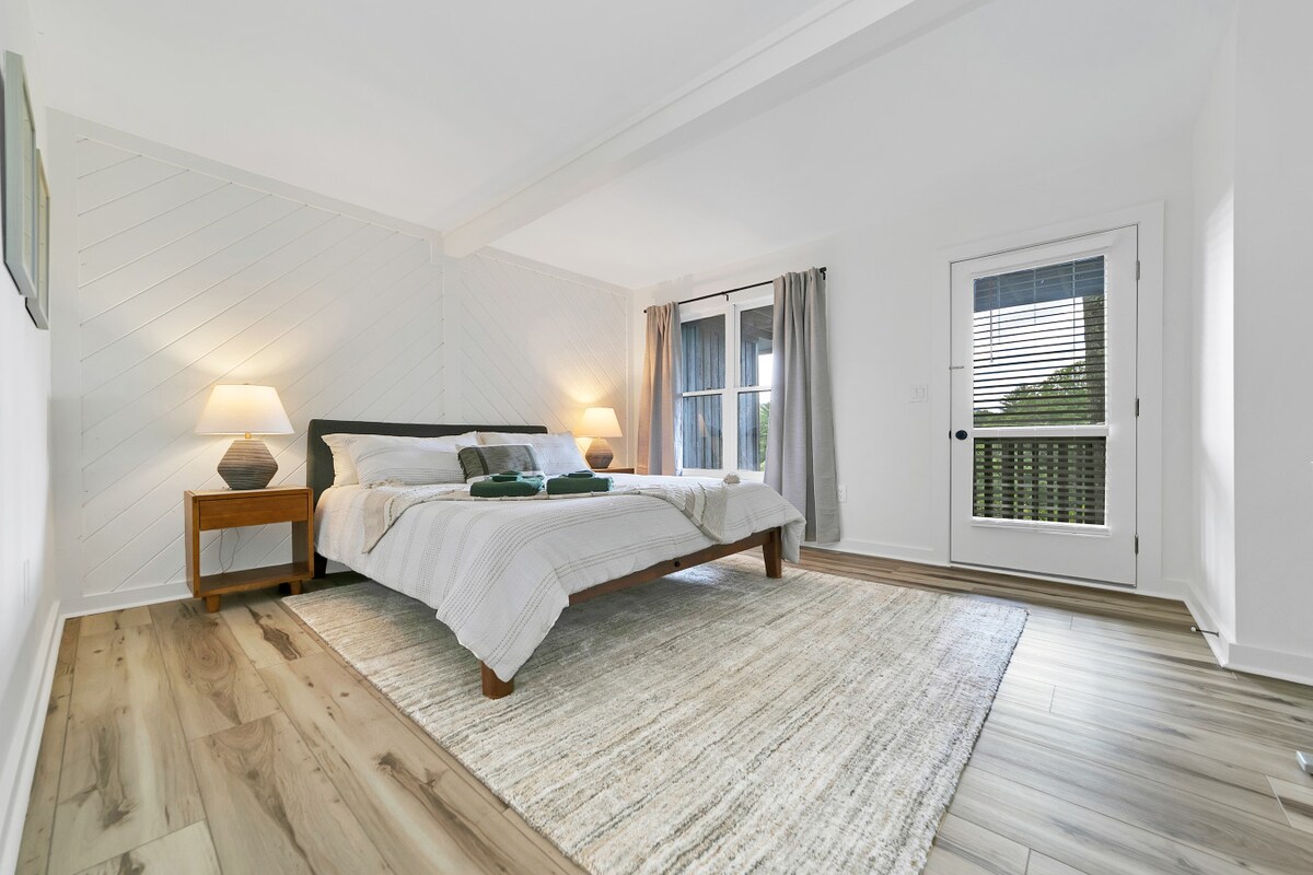 楼下加大双人床套房