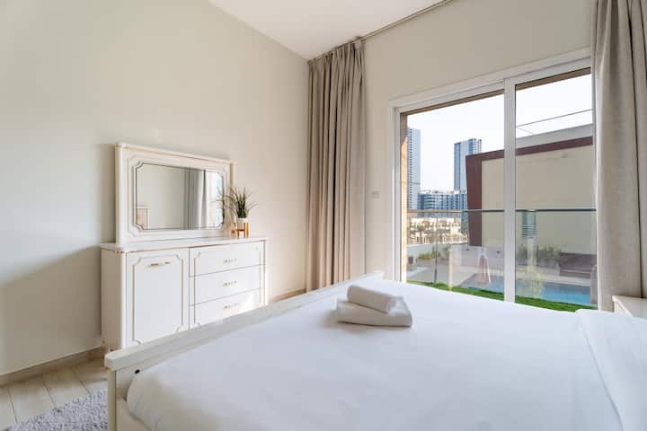 Guestready  Bright Home Large Balcony & Pool View - Dubai