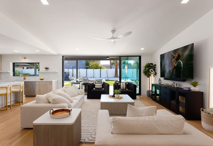 D&G Retreat-Pool & Sports Court-Central Scottsdale