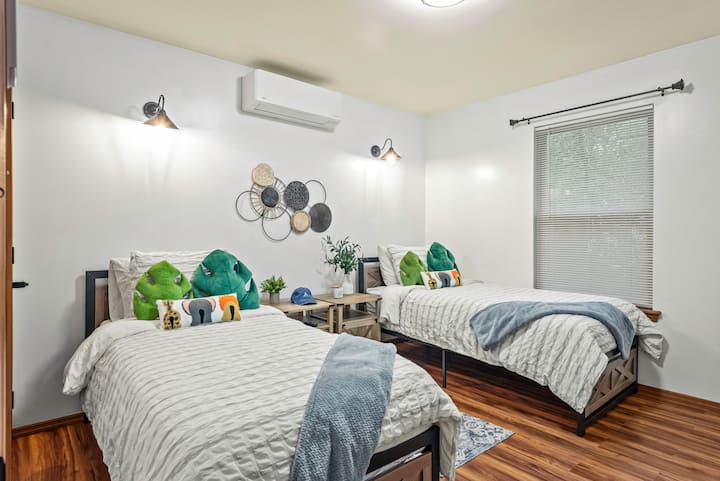 El dormitorio 3 cuenta con dos camas individuales.