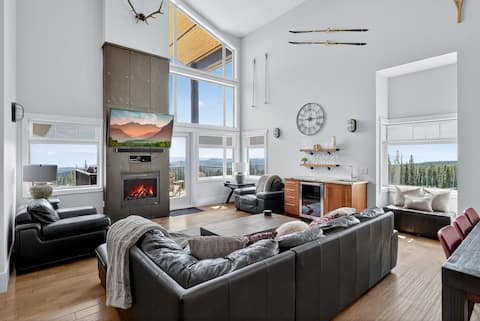 Alpenglow | Penthouse & Private Hot Tub