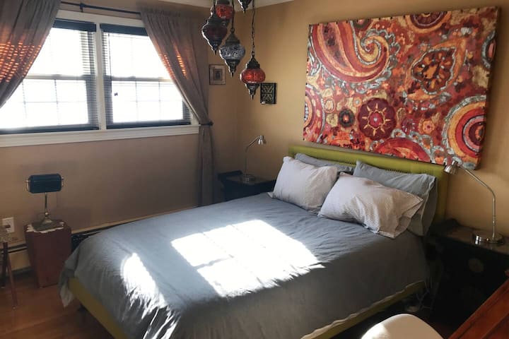 [Chambre, #2 / Spring] Lit complet et bureau