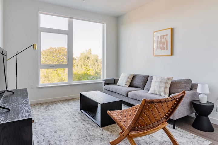 Blueground | Belmont, Pool, Nr Twin Pines Park - San Mateo, CA