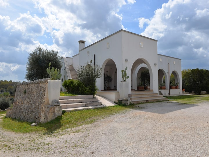 Villa à Casalini Avec Piscine Et Oliviers - Carovigno