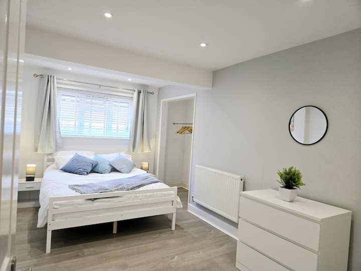 Bračni krevet (širine 180-220 cm 