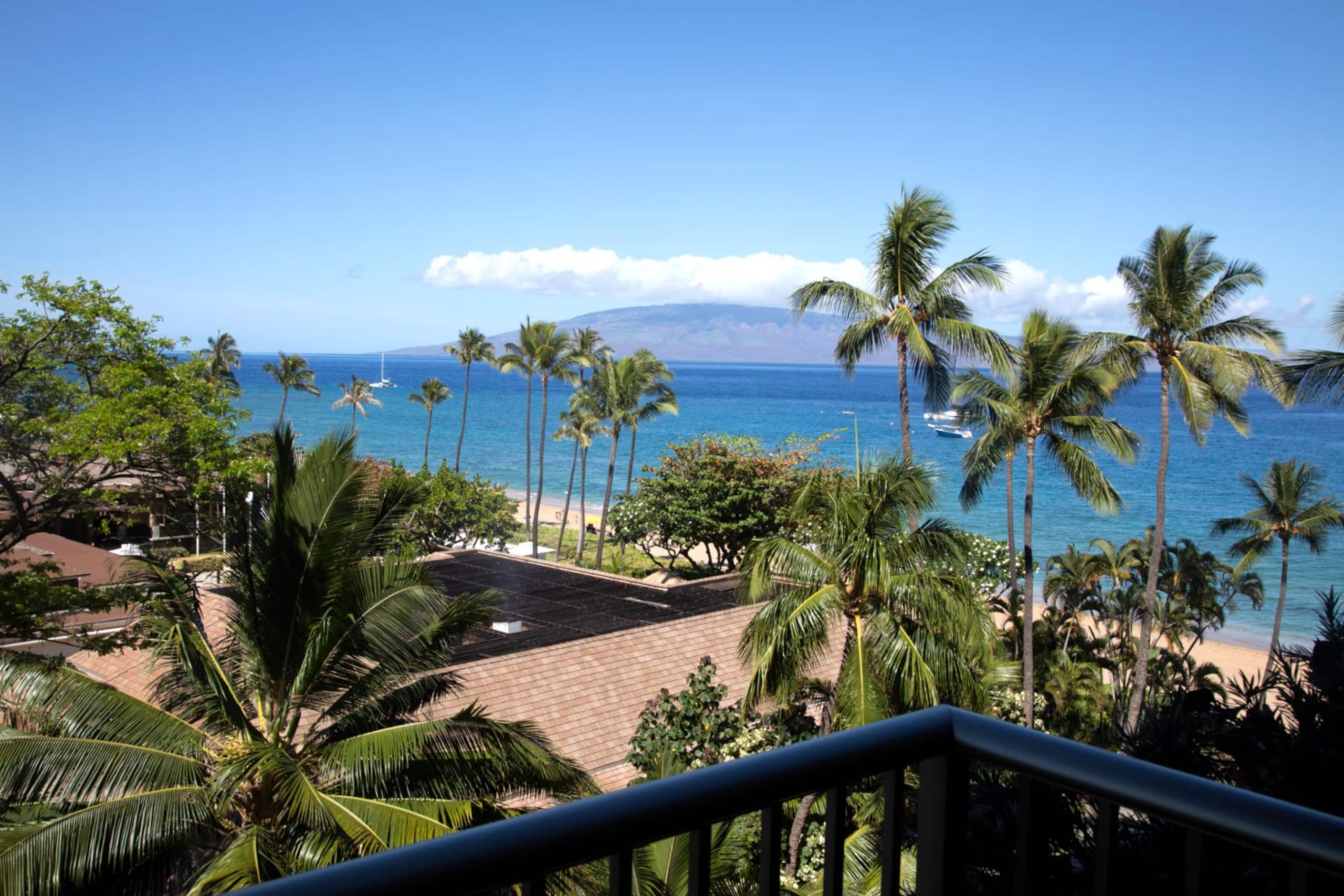 Condo in Lahaina · ★5.0 · 1 bedroom · 2 beds · 1 bath - Image 1
